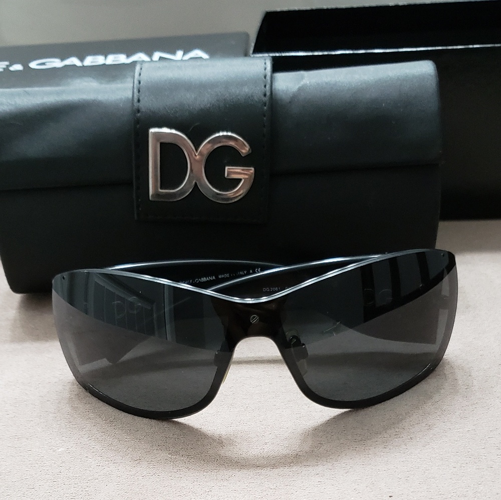 Dolce gabbana wrap sunglasses dg2061